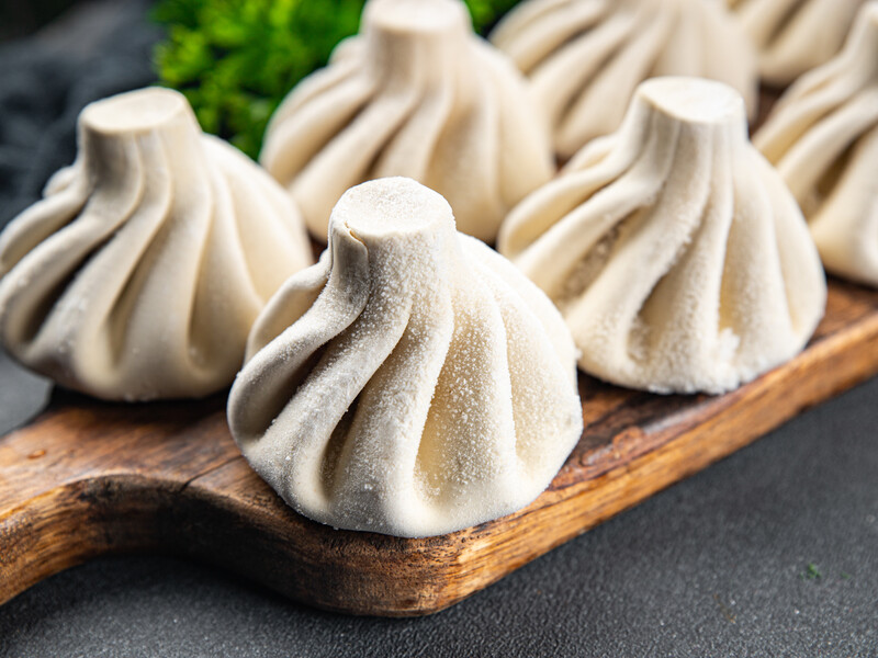 Соковиті хінкалі "Калакурі" з ніжним м'ясом і ароматними травами – автентичний гірській рецепт Соковиті хінкалі "Калакурі" з ніжним м'ясом і ароматними травами – автентичний гірській рецепт