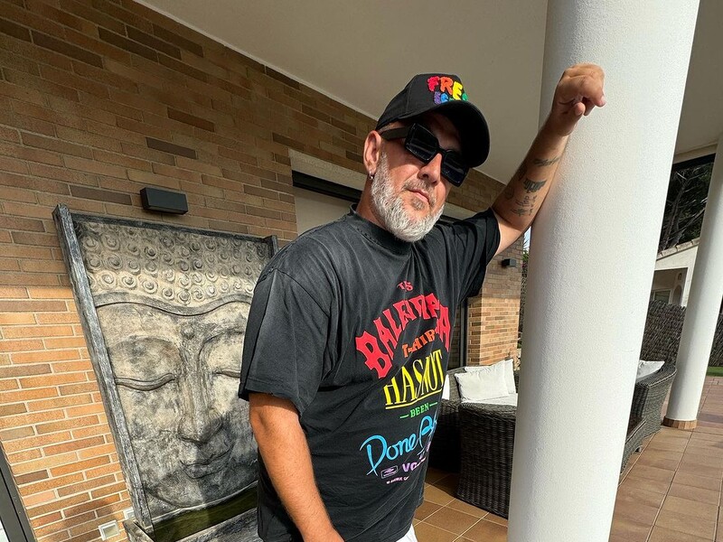 "Попереду великі справи!" Потап, який покинув Україну, повідомив, що їде до нової країни "Попереду великі справи!" Потап, який покинув Україну, повідомив, що їде до нової країни