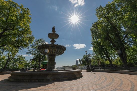 Коли у Києві буде пік спеки та як його пережити: у КМДА дали низку порад