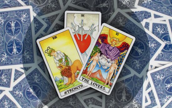 Овнам може бути боляче, а Тельцям варто рухатися вперед: гороскоп за картами Таро на 13 липня 2024 року