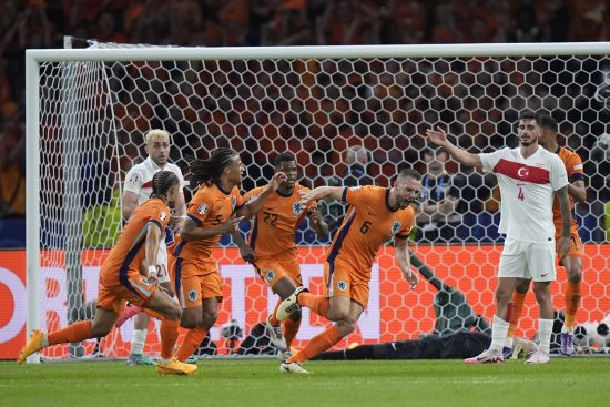 Збірна Нідерландів оформила камбек проти Туреччини та вийшла до півфіналу Євро-2024 (відео)