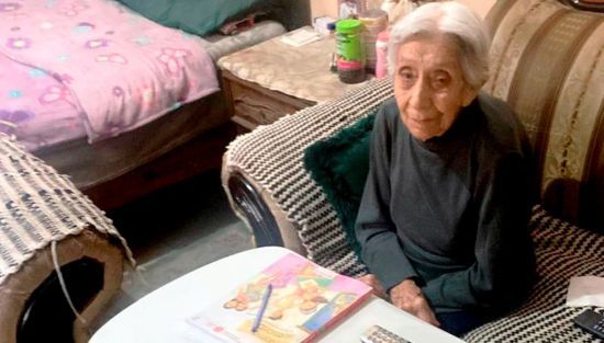 94-річна вдова здійснила свою давню мрію та склала шкільний іспит – фото