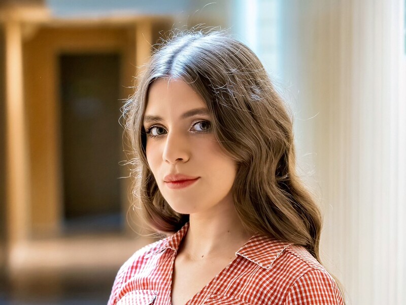 "Квітнуть мальви на маминому ганку. Мені за правду шиють хуліганку". Соцмережі й матір Соловій відреагували на скандал за участю співачки