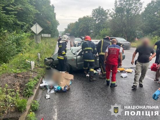 Жахлива ДТП на Вінниччині: трагічно загинуло подружжя (фото)