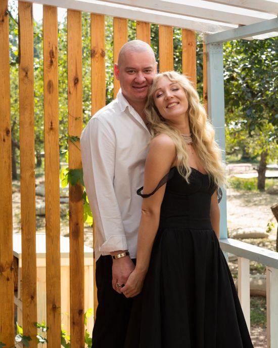 Дружина Кошового викрила шахраїв і показала, як її коханий кумедно провчив їх: "Хітяра"