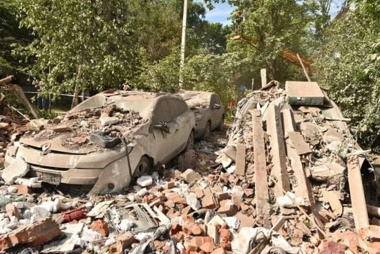 Удар КАБами по Харкову: з-під руїн врятували дитину – є постраждалі