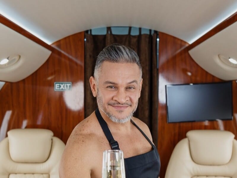 Хіменес-Браво наосліп скуштував "модні" напої й показав свою реакцію