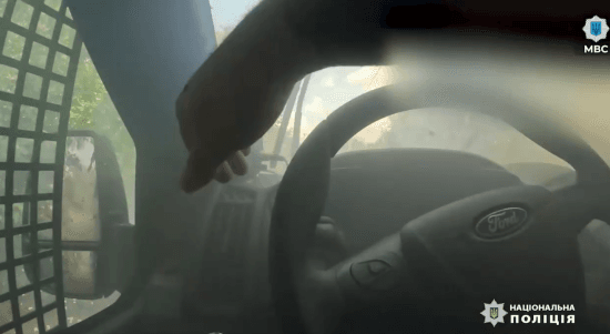 Під Торецьком росіяни атакували евакуаційне авто: поранені двоє парамедиків (відео)