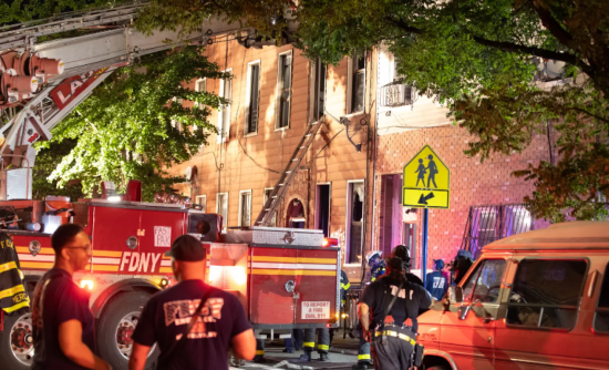 Чоловік підпалив будинок після скандалів із сусідами і намагався заманити їх у пастку