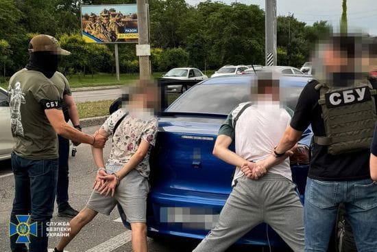 В Одесі військові-зрадники зі спільницею "зливали" РФ розташування систем ППО – фото