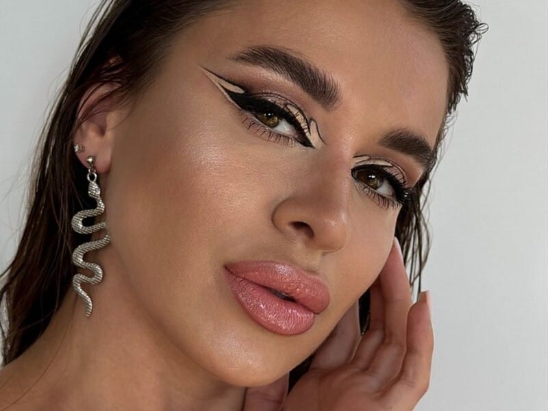 Реус показала арт-макіяж повік із візерунками. Фото Реус показала арт-макіяж повік із візерунками. Фото