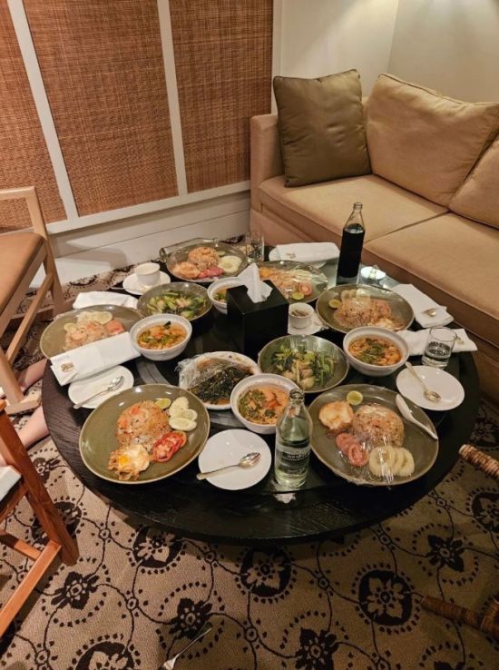 Отруїв себе і друзів: відомі обставини та мотив загадкового вбивства у тайському готелі – фото