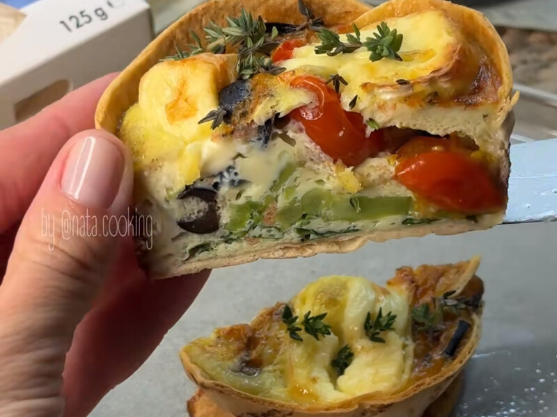 Рецепт, який ви захочете спробувати негайно: легка сирно-овочева запіканка в хрумкому лаваші