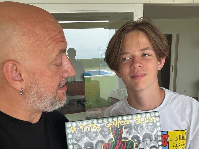 Потап показав, як відпочиває разом із сином від першого шлюбу