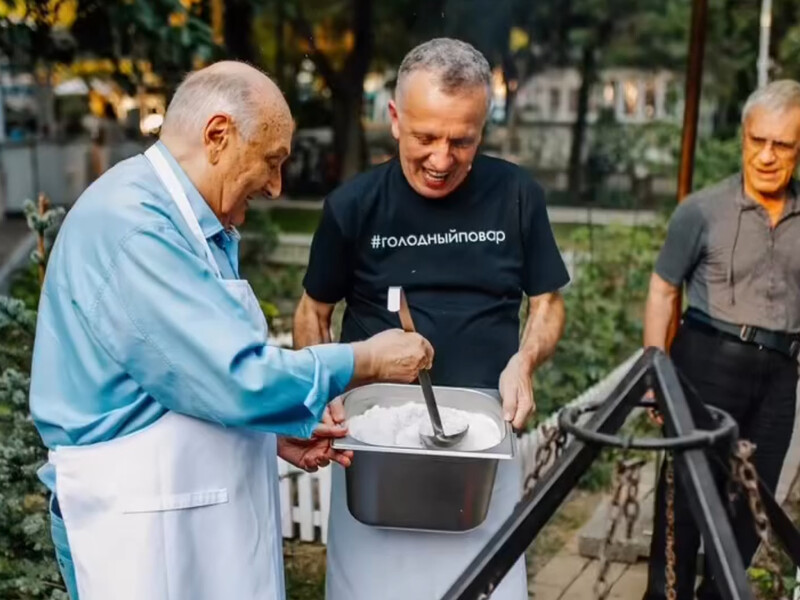 Рецепт, що залишився в серці. Як Савва Лібкін з Михайлом Жванецьким готували 100 кілограмів раків Рецепт, що залишився в серці. Як Савва Лібкін з Михайлом Жванецьким готували 100 кілограмів раків