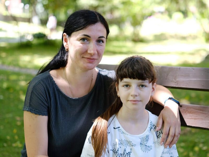 "Лікарі дають гарні прогнози" Важкопоранена 11-річна Настя із Харківської області пройшла курс реабілітації від Фонду Ріната Ахметова