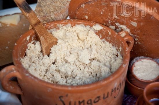 Найнебезпечніший сир у світі: яка його назва та чим він особливий (фото)