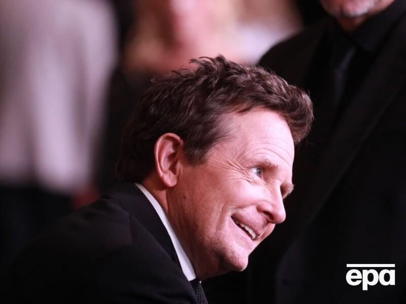 Зірка трилогії "Назад у майбутнє", який понад 30 років бореться із хворобою Паркінсона, зіграв на гітарі разом із гуртом Coldplay. Відео