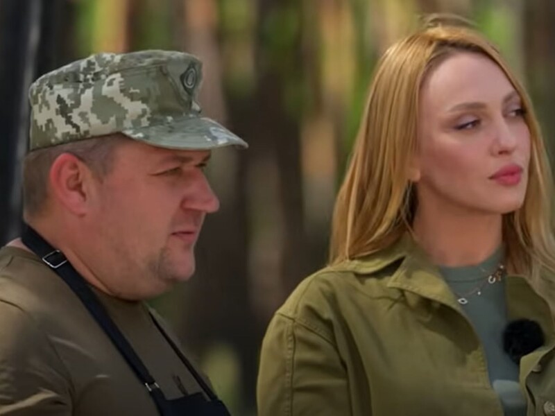 Полякова презентувала перший випуск авторського шоу "Польова кухня", який знімала разом із військовими з бригади "Холодний Яр". Відео