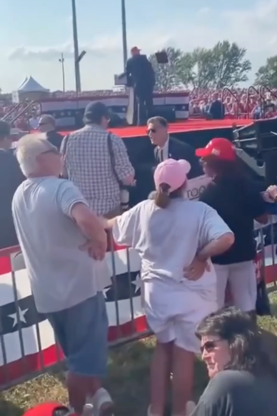 Замах на Трампа: момент стрілянини з іншого ракурсу – нове відео