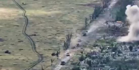 Яскраво й переконливо: ЗСУ ліквідували штурмову колону техніки РФ у Красногорівці (відео)