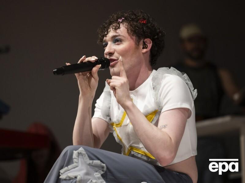 Переможці "Євробачення 2024" Nemo заспівали в Юрмалі дуетом із Вайкуле. Відео Переможці "Євробачення 2024" Nemo заспівали в Юрмалі дуетом із Вайкуле. Відео