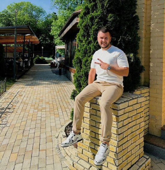 Збагатився під час війни: що відомо про волонтера на Lamborghini Владімірова - розслідування