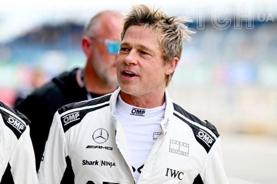 60-річний Бред Пітт підтвердив роман з молодшою на 27 років коханою після двох років стосунків