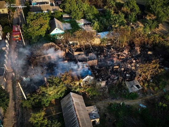 На Миколаївщині масово горіли приватні будинки через загоряння сухостою: подробиці (фото)