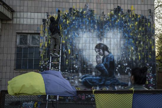 Ще нескоро: відомий екстрасенс назвав точний рік закінчення війни в Україні