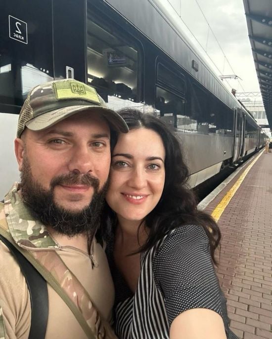 Соломія Вітвіцька розчулила, як зустрілася з коханим на Донеччині: "Дорога до лінії зіткнення"