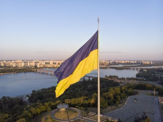 У Києві приспустили головний прапор України: в КМДА назвали причину