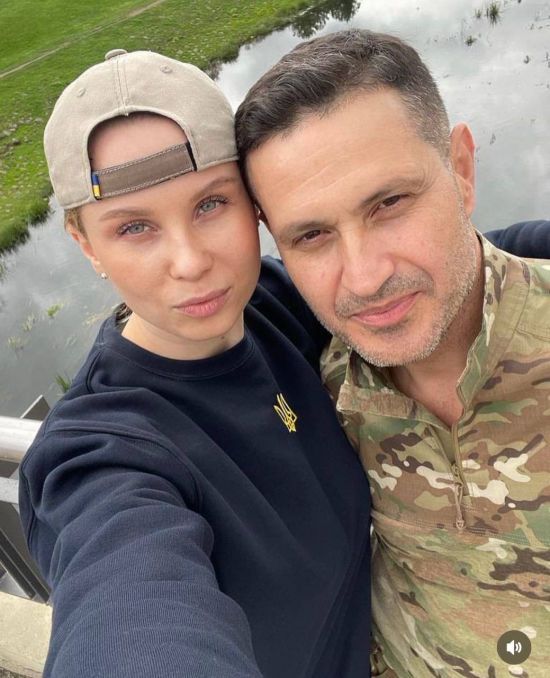 Ахтем Сеітаблаєв на тлі кризи неоднозначно висловився про стосунки з молодшою на 20 років коханою