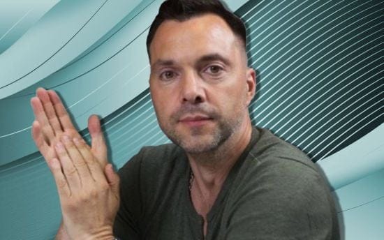 “Мар’яну записали у фрики та божевільні”: Арестович назвав найважливішу проблему в Україні під час війни