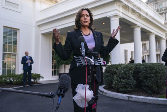 Опитування показало майже однакові рівні підтримки Трампа та Гарріс - NYT