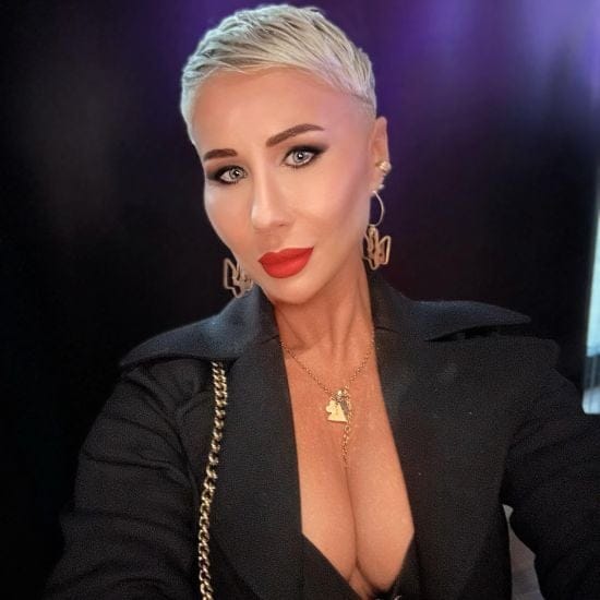 Відома українська художниця шокувала, як друзі олігарха з РФ хотіли підкупити її та назвала суму