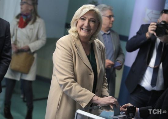 Французька "подруга Путіна" Ле Пен зробила заяву про дозвіл Україні бити по РФ