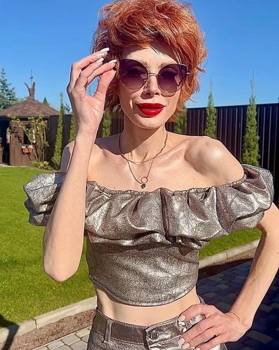 Олена-Христина Лебідь показала рідкісні фото з бойфрендом і насмішила жартом про свій погляд