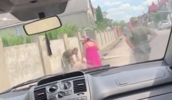 На Закарпатті стався конфлікт між жінкою і співробітниками ДПСУ (відео)