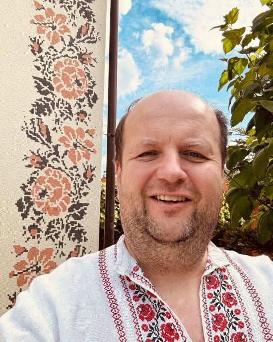 Віктор Бронюк захопив рідкісним фото з дружиною-красунею та публічно звернувся до неї