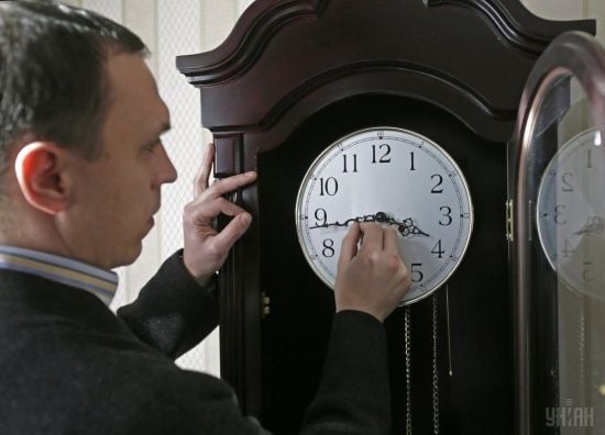 Скасування літнього часу: обурені академіки звернулися до Зеленського