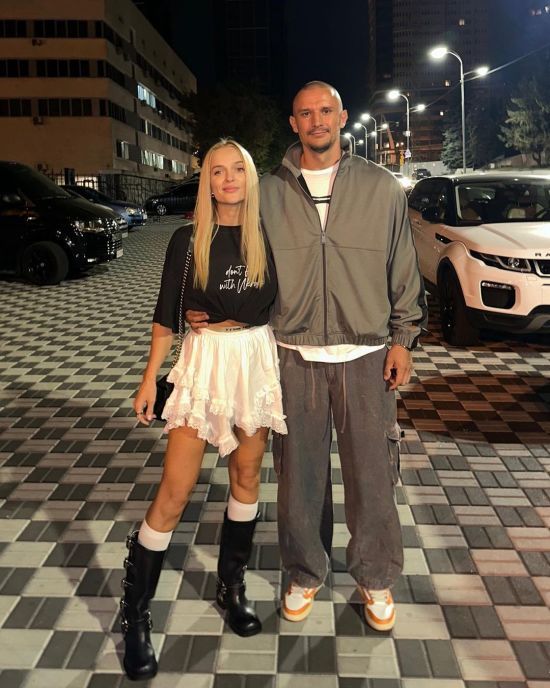 Кохана Цимбалюка різко відреагувала на хейт в бік їхніх розваг під пісні путініста: "Диванні критики"