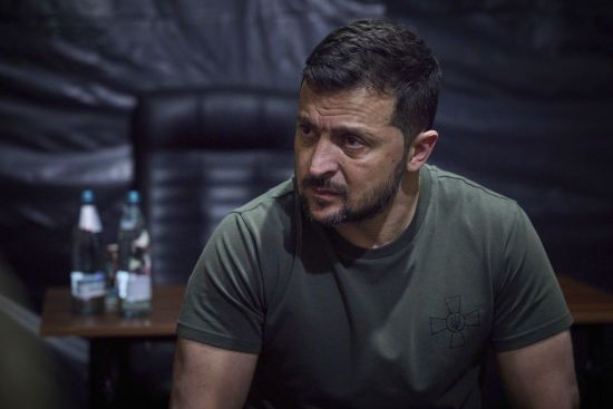 Зеленський вніс законопроєкти про подовження воєнного стану і мобілізації