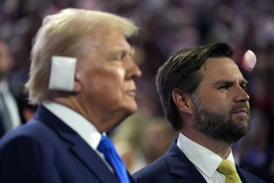 "Україна в біді" – WSJ про виклики для України від тандему Трамп-Венс "Україна в біді" – WSJ про виклики для України від тандему Трамп-Венс