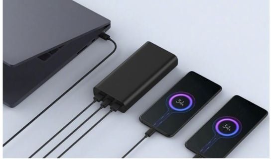 Наскрізна зарядка павербанка: корисна функція під час відключення електроенергії