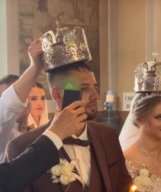 Мережу підкорило відео про українське весілля в +37 градусів