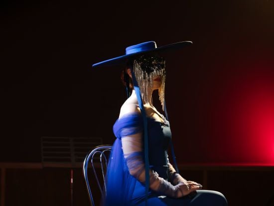 Загадкова Klavdia Petrivna вперше засвітила обличчя: ім'я співачки, яка ховається під маскою