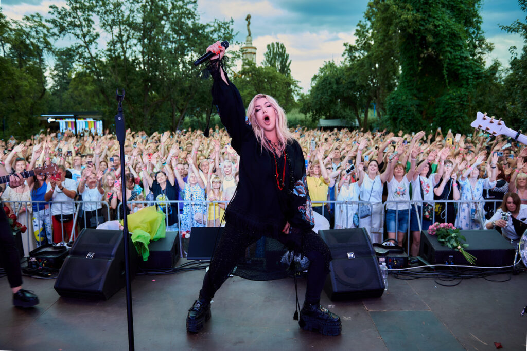 Повний sold out: Ірина Білик дала сольник у Києві й заспівала легендарні хіти з молодими артистами