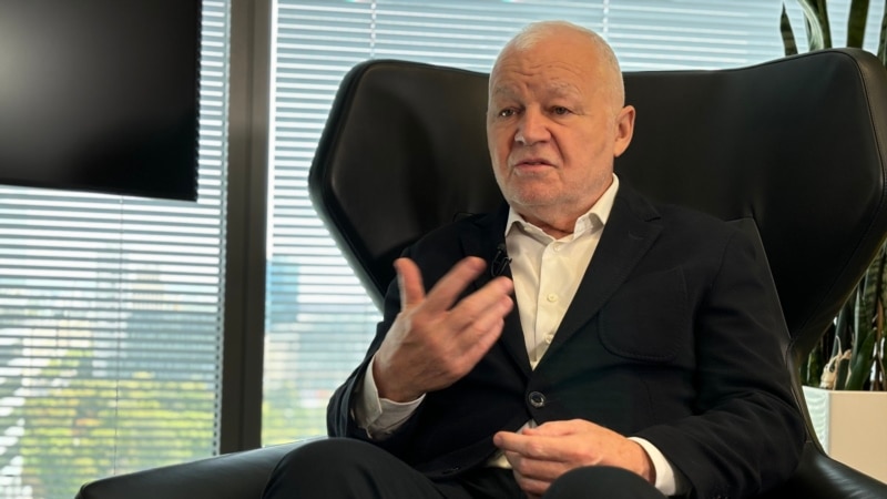 «Польща чекає від України символічного жесту» – колишній польський прем'єр Ян Белецький