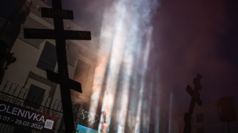 «Зима, холод, а вони виходять на шикування в шкарпетках». Історія української біженки, яка два роки чекала з полону сина